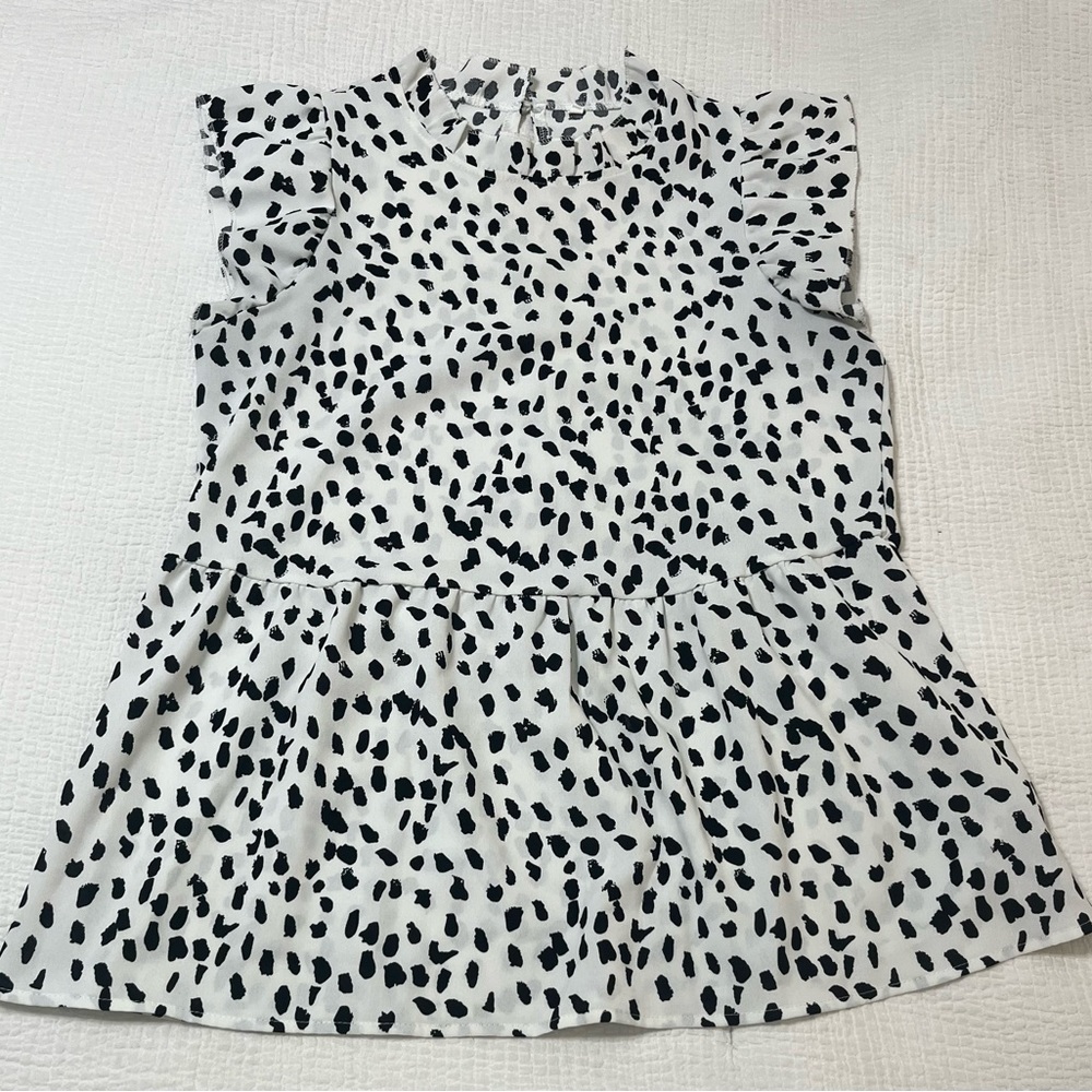 LilyCoco Women's casual top, size small